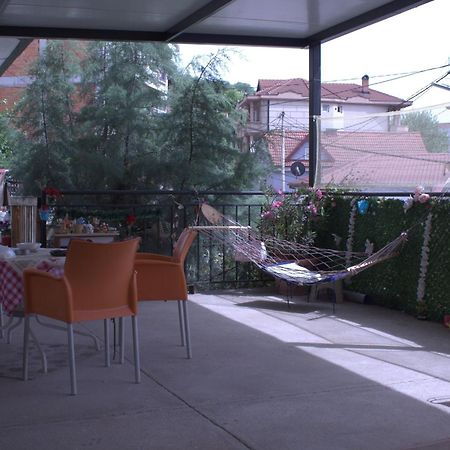 Adem'S Cozy Terrace Retreat Bed and Breakfast Σκόπια Εξωτερικό φωτογραφία