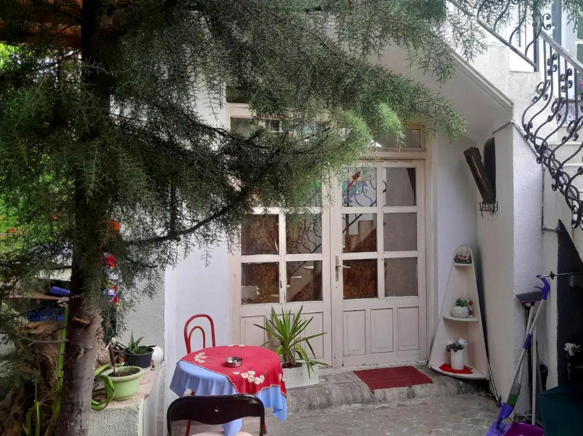 Adem'S Cozy Terrace Retreat Bed and Breakfast Σκόπια Εξωτερικό φωτογραφία